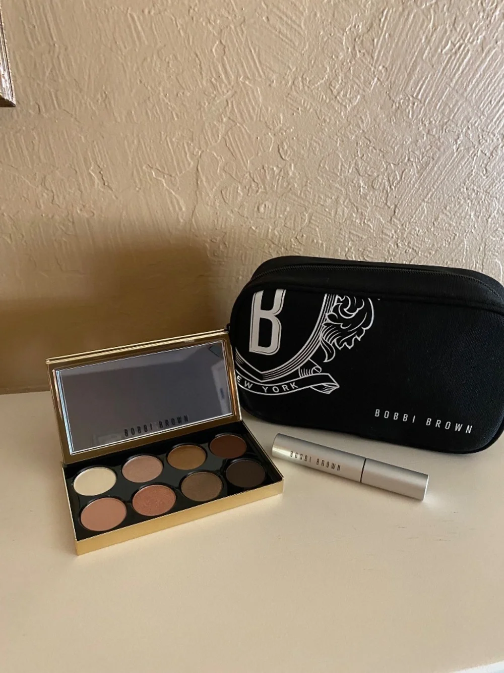 BOBBI BROWN SHINING MOMENT EYE SHADOW SET KERRI ROSANTHAL W/ MASCARA & ZIPPOUCH